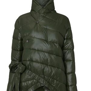 Universal Standard Green Kanda Puffer